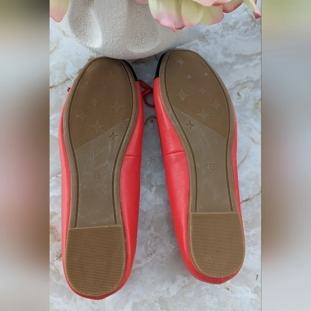 Nautica Woman's flats with black patten toes 7.5